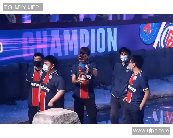 DOTA2热议：FPX近期状态引发广泛讨论与争议分析