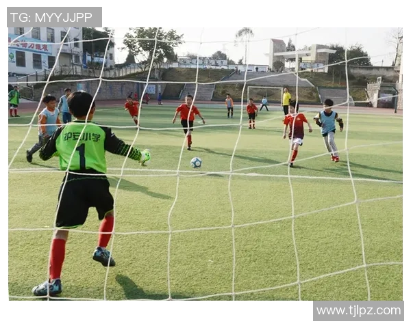 南京足球队在洲际杯中的耐力表现分析与赛场亮点总结 南京足球队在洲际杯中的耐力表现分析与赛场亮点总结